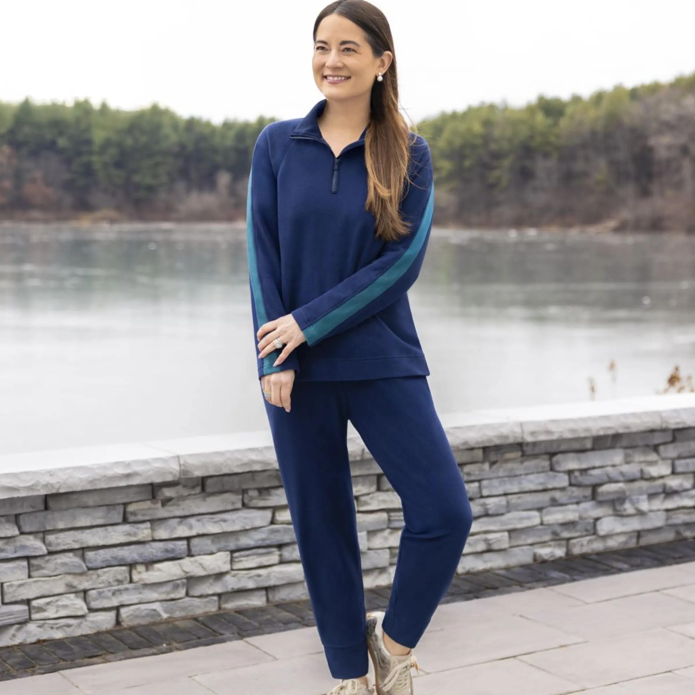 Outlet x Jennifer Lake Fleecewear with Stretch Cropped Jogger Women Bottoms