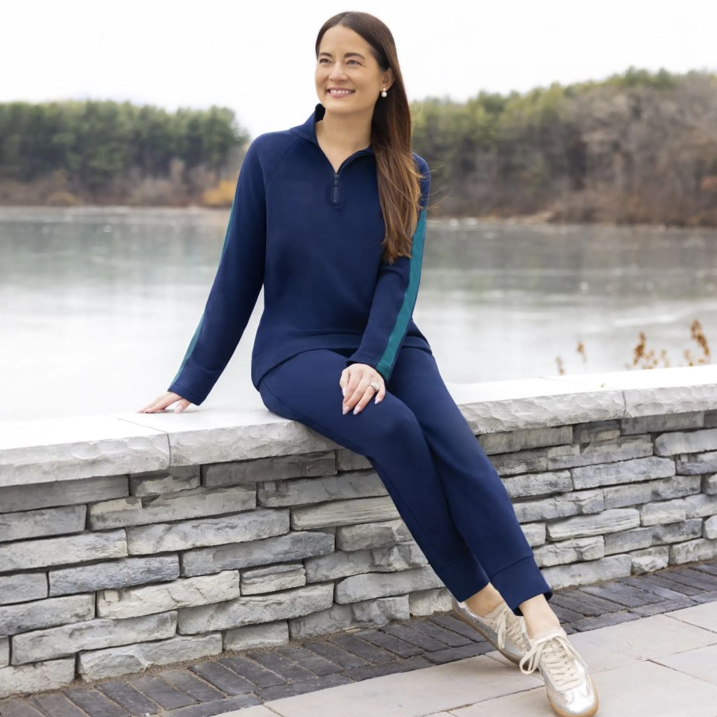Outlet x Jennifer Lake Fleecewear with Stretch Cropped Jogger Women Bottoms