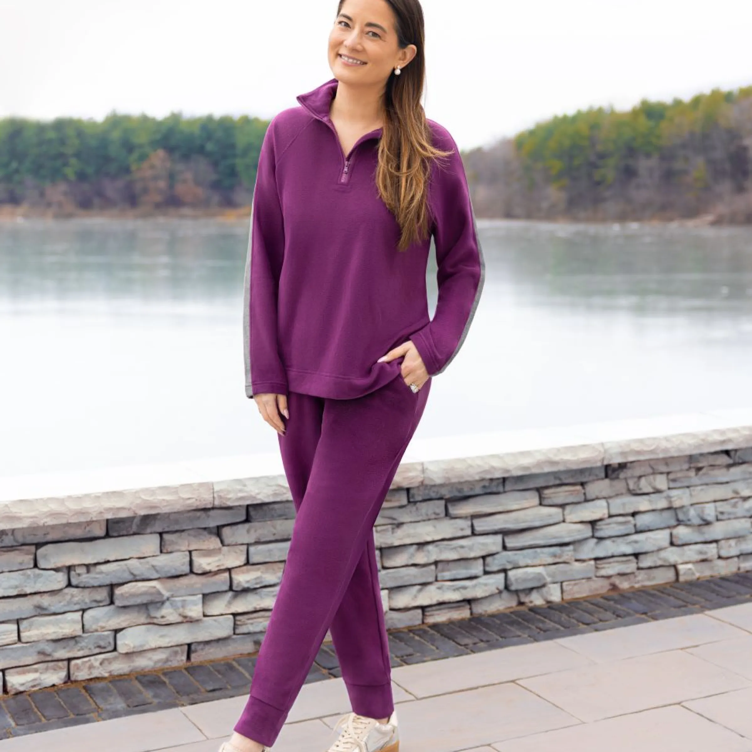 Outlet x Jennifer Lake Fleecewear with Stretch Cropped Jogger Women Bottoms